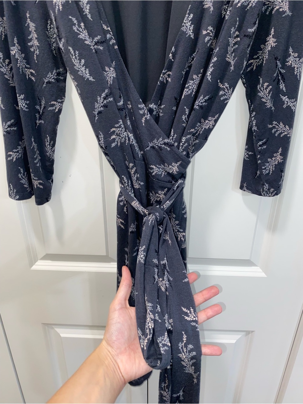 LOFT Wrap-Style Robe - Picture 4 of 6